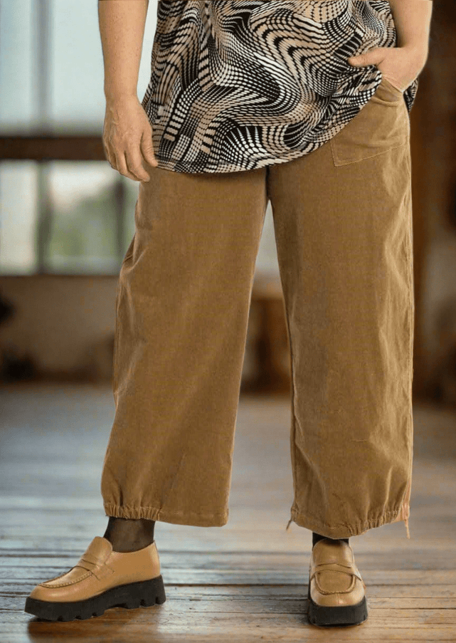 plus size Clara Baggy Pants Kord camel i store storrelser