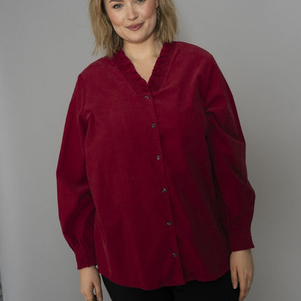 plus size Gozzip Dorothea kordfløyel bluse Rød i store storrelser