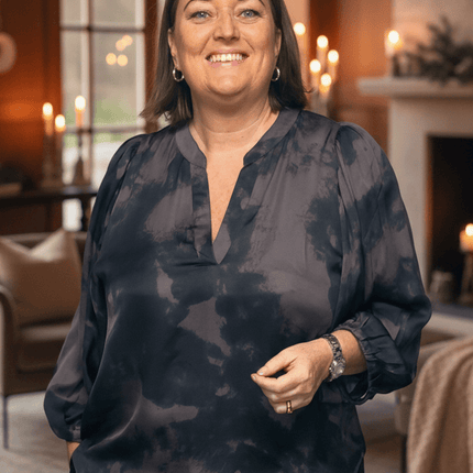 plus size Gozzip Kamille bluse grå og sort i store storrelser