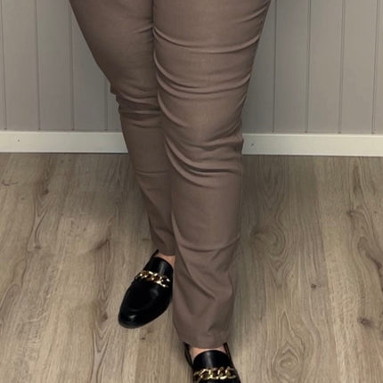 plus size JST bukse (8880) med knapp og glidelås på lomme Brun i store storrelser