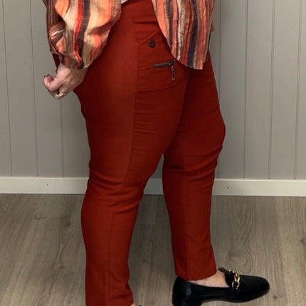 plus size JST bukse (8880) med knapp og glidelås på lomme Rust i store storrelser