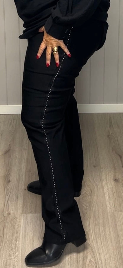 plus size Signature bukser med nagler Sort i store storrelser