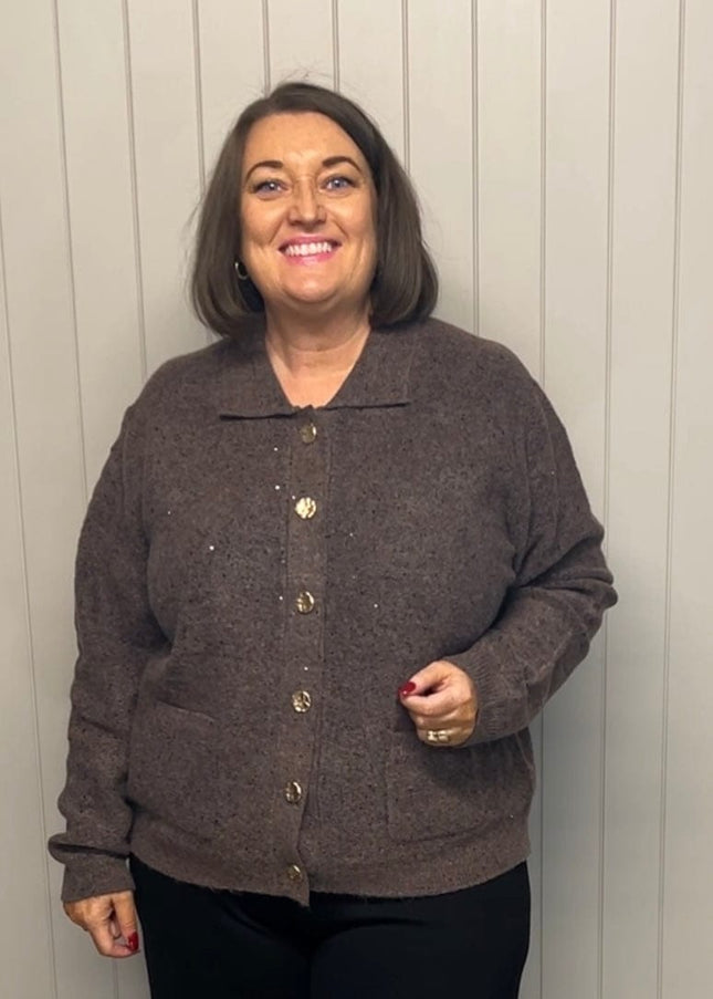 plus size Signature Cardigan med gullknapper og paljetter Brun i store storrelser