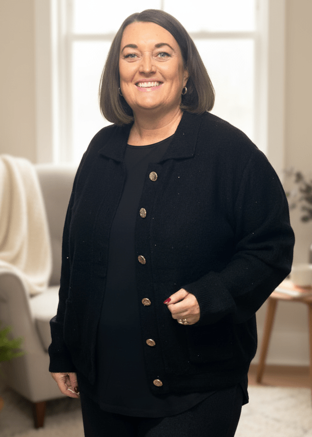 plus size Signature Cardigan med gullknapper og paljetter Sort i store storrelser