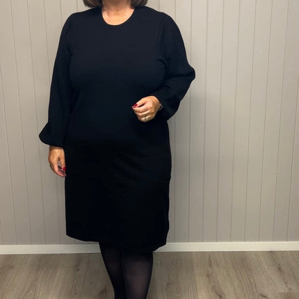 plus size Signature strikket kjole Sort i store storrelser