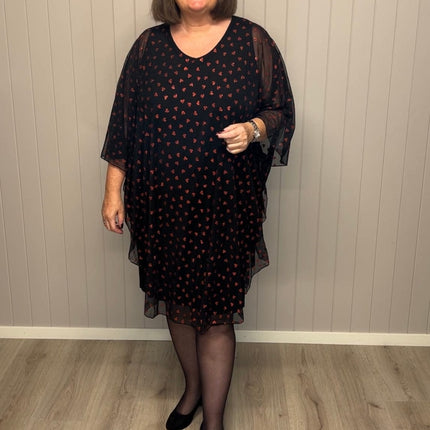 plus size Studio Bianca kjole Sort med røde hjerter i store storrelser