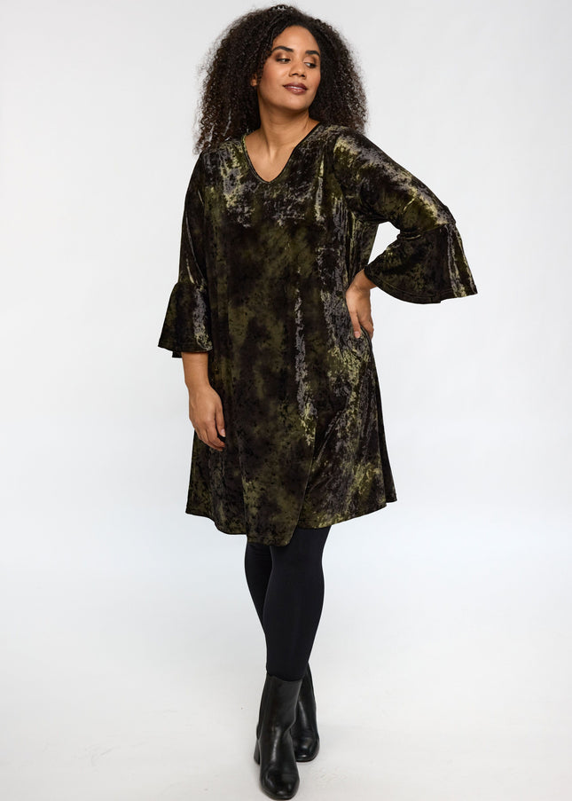 plus size Studio Helda kjole fløyel Grønn i store storrelser