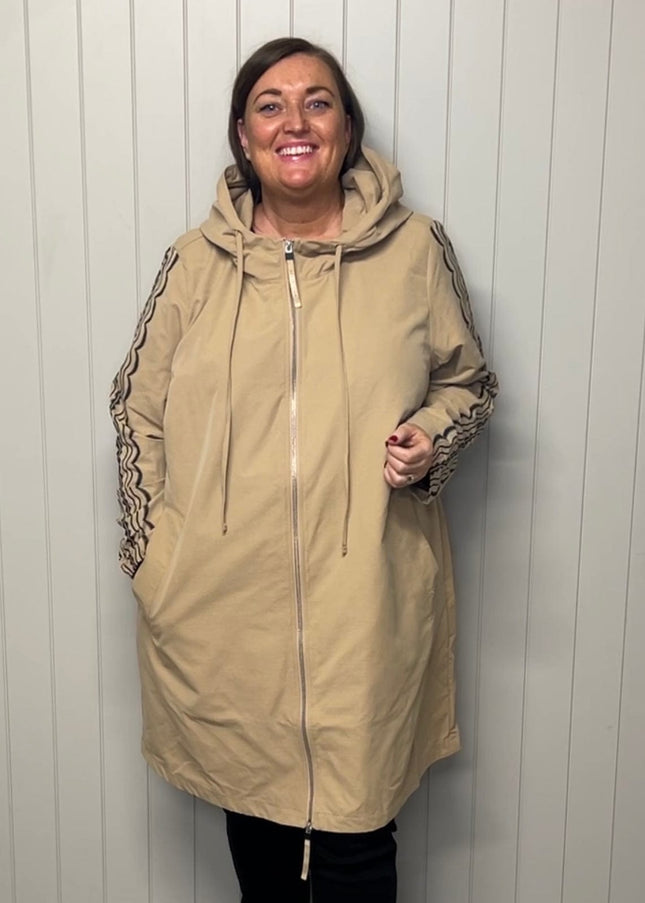 plus size Zhenzi Eila ytterjakke med hette beige i store storrelser