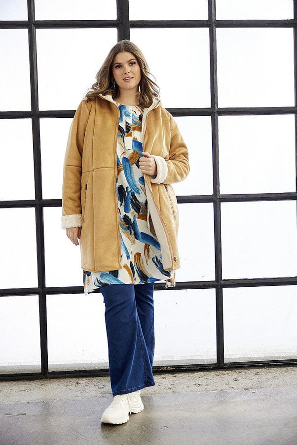 plus size Zhenzi Stevie coat sand i store storrelser