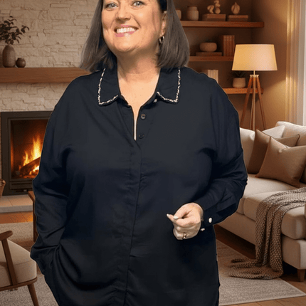 plus size Zhenzi Vicky skjorte med pynt Sort i store storrelser